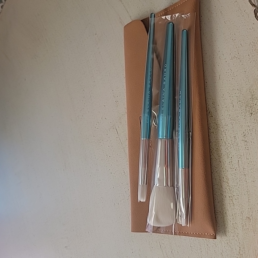 NEW Elaina Badro Brush Set
